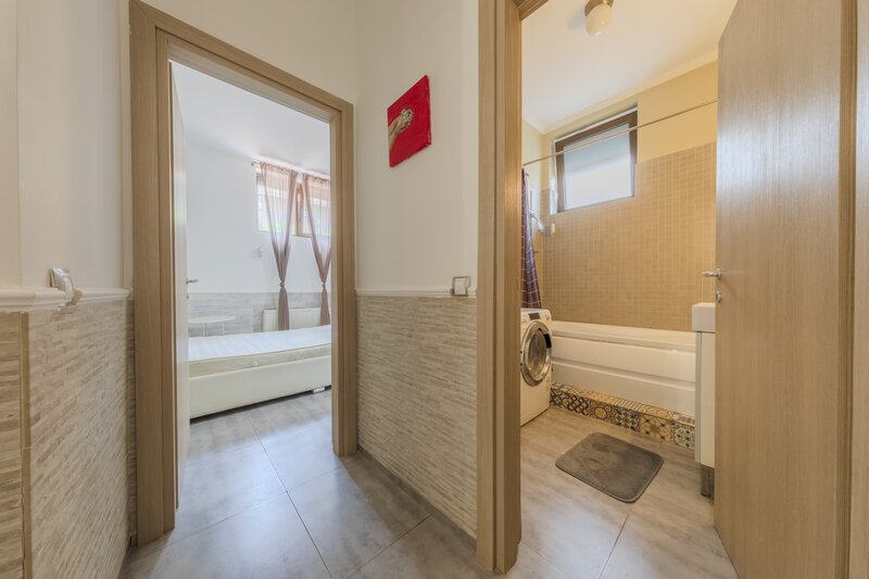 Militari Pacii  Bloc 2012 vanzare apartament 2 camere liber mobilat utilat