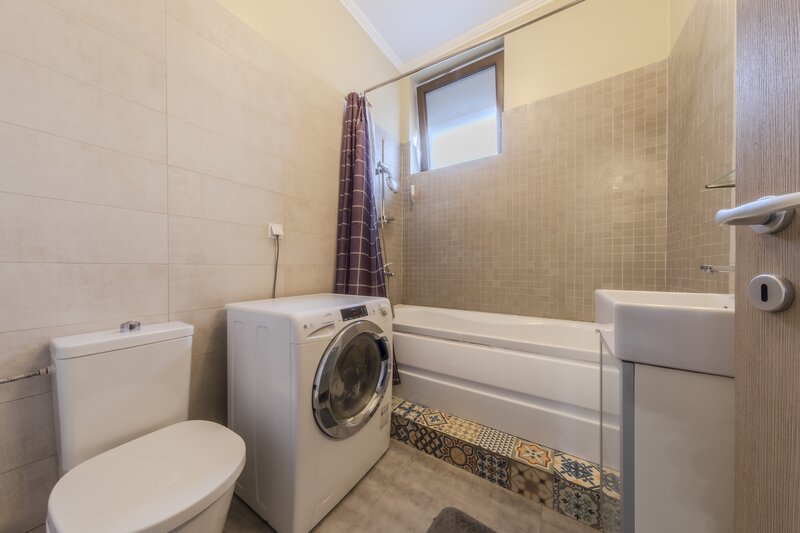 Militari Pacii  Bloc 2012 vanzare apartament 2 camere liber mobilat utilat
