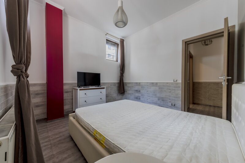 Militari Pacii  Bloc 2012 vanzare apartament 2 camere liber mobilat utilat