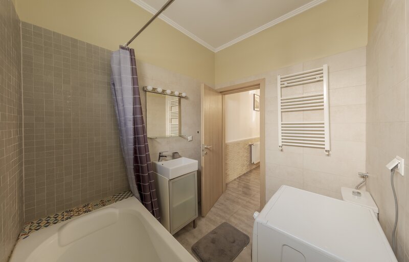 Militari Pacii  Bloc 2012 vanzare apartament 2 camere liber mobilat utilat
