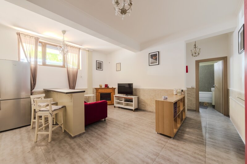 Militari Pacii  Bloc 2012 vanzare apartament 2 camere liber mobilat utilat